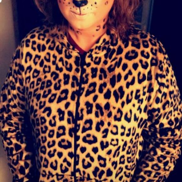 📌SOLD OUT📌🆕PLUS SIZE LEOPARD FLEECE ONESIE - Picture 9 of 13